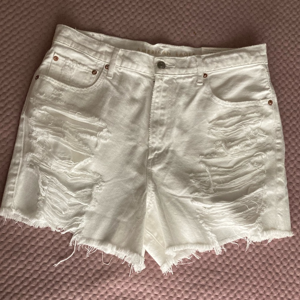 NWT American Eagle 90s high rise shorts- white size 14 / 32. Cutoff shredded
